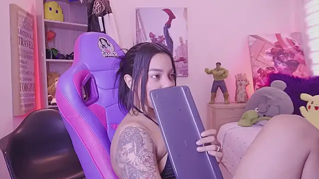 madelyn rose  online show from April 15, 2026, 7:58 pm