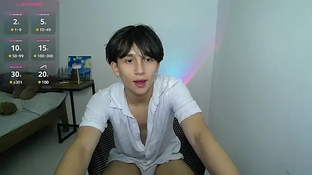 valentino rigatti online show from January 26, 2025, 6:07 am