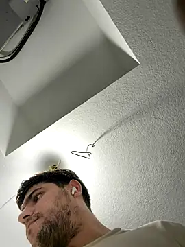 elwhite1996 online show from December 2, 2025, 11:17 pm