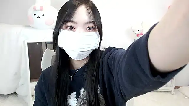 Snapshot of momo_room chatting on April 12, 2026, 10:29 am momo room online show from April 12, 2026, 10:29 am