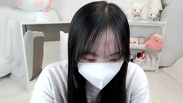 Snapshot of momo_room chatting on April 17, 2026, 12:52 pm momo room online show from April 17, 2026, 12:52 pm