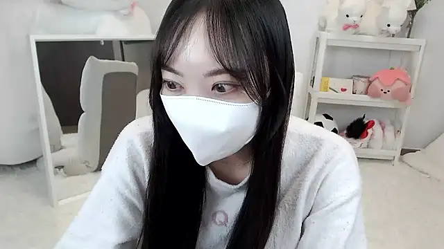 Snapshot of momo_room chatting on May 3, 2026, 11:15 am momo room online show from May 3, 2026, 11:15 am