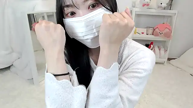 Snapshot of momo_room chatting on April 19, 2026, 12:17 pm momo room online show from April 19, 2026, 12:17 pm