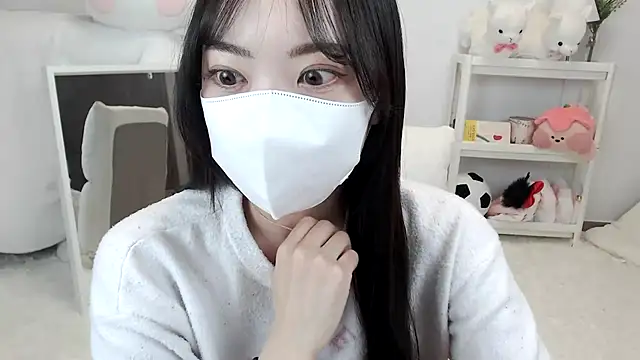 Snapshot of momo_room chatting on May 1, 2026, 11:59 am momo room online show from May 1, 2026, 11:59 am