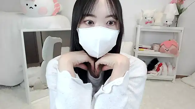 Snapshot of momo_room chatting on May 4, 2026, 12:30 pm momo room online show from May 4, 2026, 12:30 pm