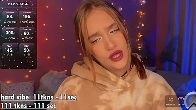 CarolineLovers online show from March 10, 2025, 11:16 pm