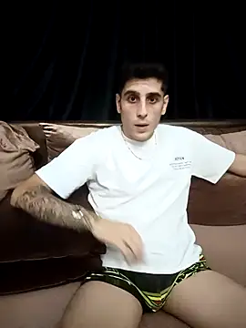 Snapshot of arenn1997 chatting on September 12, 2025, 10:09 pm arenn1997 online show from September 12, 2025, 10:09 pm