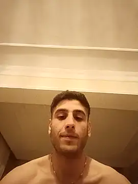 Snapshot of arenn1997 chatting on November 12, 2025, 12:15 am arenn1997 online show from November 12, 2025, 12:15 am