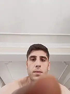 Snapshot of arenn1997 chatting on October 22, 2025, 12:15 pm arenn1997 online show from October 22, 2025, 12:15 pm