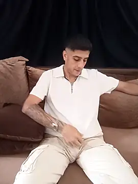 Snapshot of arenn1997 chatting on October 12, 2025, 12:17 pm arenn1997 online show from October 12, 2025, 12:17 pm