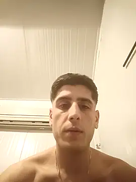 Snapshot of arenn1997 chatting on December 4, 2025, 10:09 pm arenn1997 online show from December 4, 2025, 10:09 pm