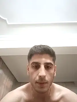 Snapshot of arenn1997 chatting on October 19, 2025, 12:24 am arenn1997 online show from October 19, 2025, 12:24 am