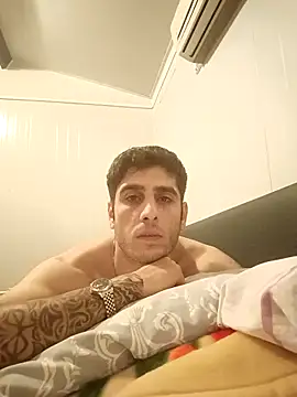 Snapshot of arenn1997 chatting on December 3, 2025, 12:23 am arenn1997 online show from December 3, 2025, 12:23 am