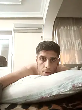 Snapshot of arenn1997 chatting on October 20, 2025, 12:34 am arenn1997 online show from October 20, 2025, 12:34 am