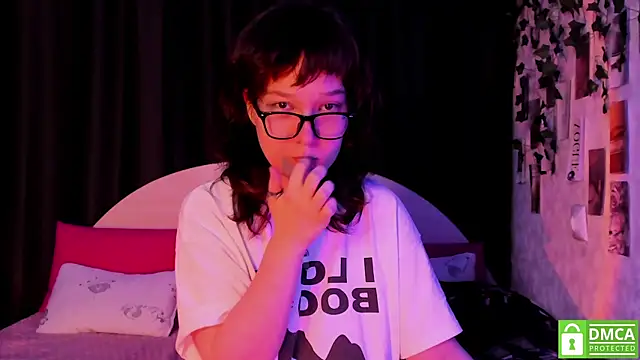 Snapshot of dreamgirllovee chatting on September 30, 2025, 2:17 am dreamgirllovee online show from September 30, 2025, 2:17 am