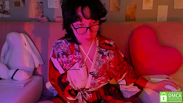 Snapshot of dreamgirllovee chatting on March 3, 2025, 12:01 am dreamgirllovee online show from March 3, 2025, 12:01 am