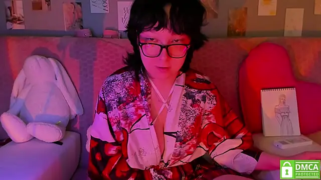 Snapshot of dreamgirllovee chatting on March 8, 2025, 12:33 am dreamgirllovee online show from March 8, 2025, 12:33 am