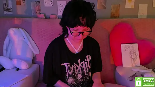 Snapshot of dreamgirllovee chatting on March 15, 2025, 6:36 am dreamgirllovee online show from March 15, 2025, 6:36 am