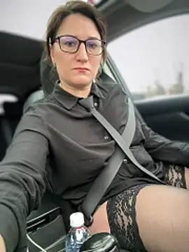 Snapshot of ZhenjaPoledance chatting on December 22, 2025, 7:52 am ZhenjaPoledance online show from December 22, 2025, 7:52 am