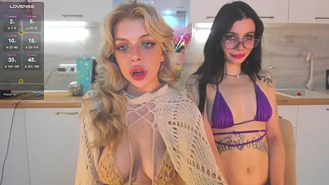 Snapshot of Hannah_Carr chatting on December 24, 2024, 11:00 pm Hannah Carr online show from December 24, 2024, 11:00 pm