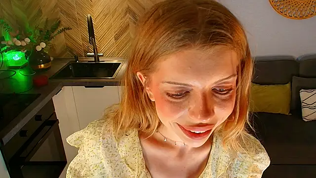 Snapshot of Hannah_Carr chatting on June 13, 2026, 4:27 pm Hannah Carr online show from June 13, 2026, 4:27 pm