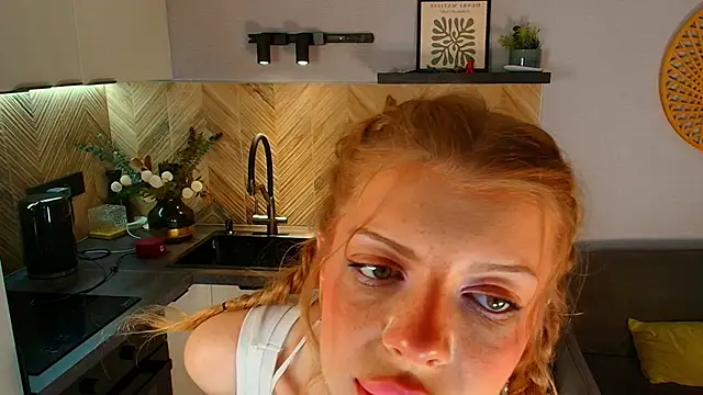 Snapshot of Hannah_Carr chatting on June 12, 2026, 2:59 pm Hannah Carr online show from June 12, 2026, 2:59 pm