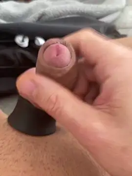 Snapshot of Clitlover255 chatting on March 6, 2026, 9:15 am Clitlover255 online show from March 6, 2026, 9:15 am