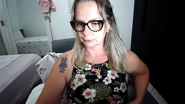 Snapshot of Micchellina chatting on March 5, 2025, 1:31 am Micchellina online show from March 5, 2025, 1:31 am