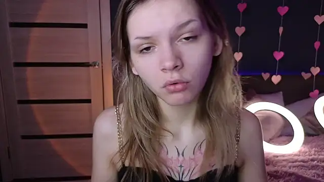 LitaBrom online show from February 18, 2025, 1:32 am