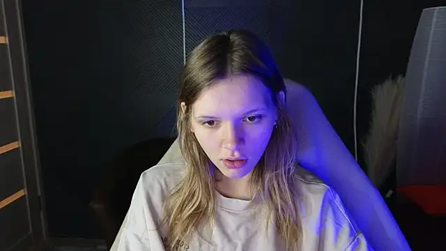 LitaBrom online show from September 28, 2025, 3:57 am