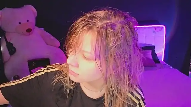 LitaBrom online show from November 26, 2025, 2:22 am