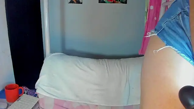 Snapshot of molly__kiwi2 chatting on November 9, 2025, 4:05 am molly kiwi2 online show from November 9, 2025, 4:05 am