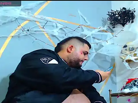 Snapshot of damian_chubby chatting on November 1, 2025, 3:57 am damian chubby online show from November 1, 2025, 3:57 am