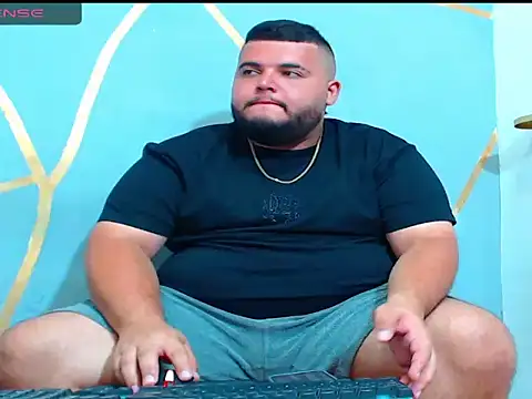 Snapshot of damian_chubby chatting on November 12, 2025, 11:47 am damian chubby online show from November 12, 2025, 11:47 am