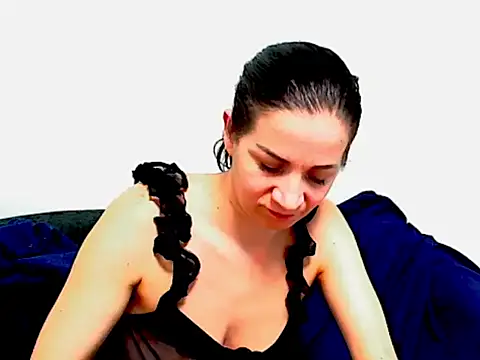 Snapshot of Kitty4_love_u chatting on November 22, 2025, 7:40 am Kitty4 love u online show from November 22, 2025, 7:40 am