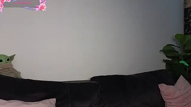 ReyaSophia online show from December 21, 2025, 8:09 pm