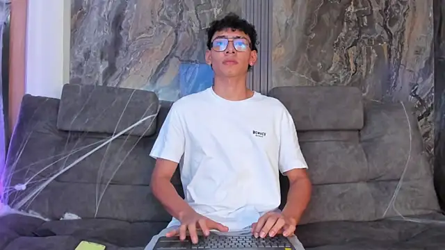 Snapshot of Daviid_laidd chatting on October 24, 2025, 9:25 pm Daviid laidd online show from October 24, 2025, 9:25 pm