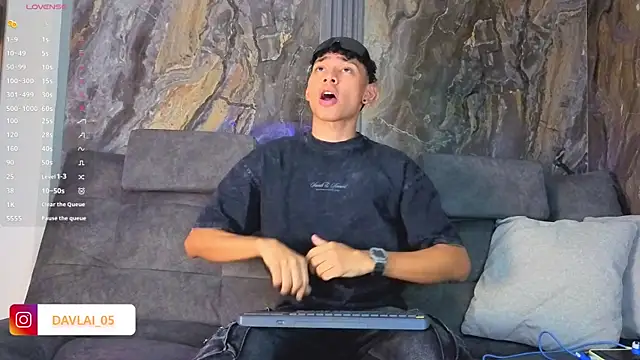 Daviid laidd online show from April 18, 2026, 8:09 pm