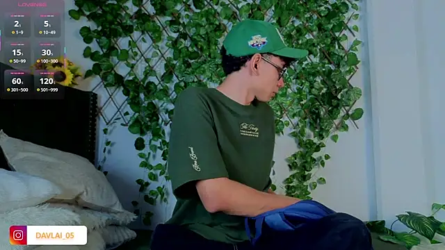 Snapshot of Daviid_laidd chatting on November 10, 2025, 7:41 pm Daviid laidd online show from November 10, 2025, 7:41 pm