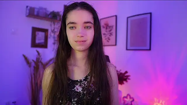 Snapshot of Gia_Paige18 chatting on November 1, 2025, 9:14 am Gia Paige18 online show from November 1, 2025, 9:14 am