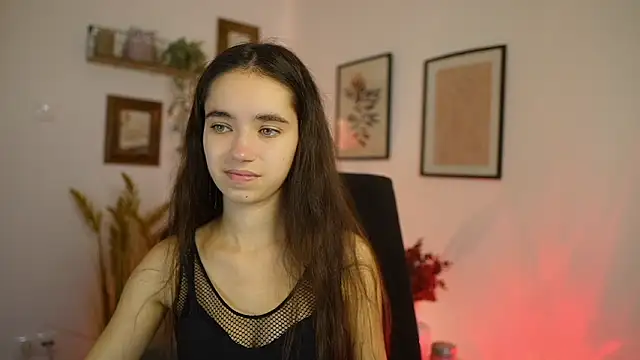 Snapshot of Gia_Paige18 chatting on October 10, 2025, 8:59 am Gia Paige18 online show from October 10, 2025, 8:59 am