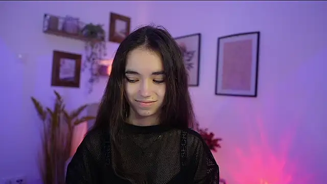 Snapshot of Gia_Paige18 chatting on November 6, 2025, 8:07 am Gia Paige18 online show from November 6, 2025, 8:07 am