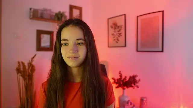 Snapshot of Gia_Paige18 chatting on September 15, 2025, 10:15 am Gia Paige18 online show from September 15, 2025, 10:15 am