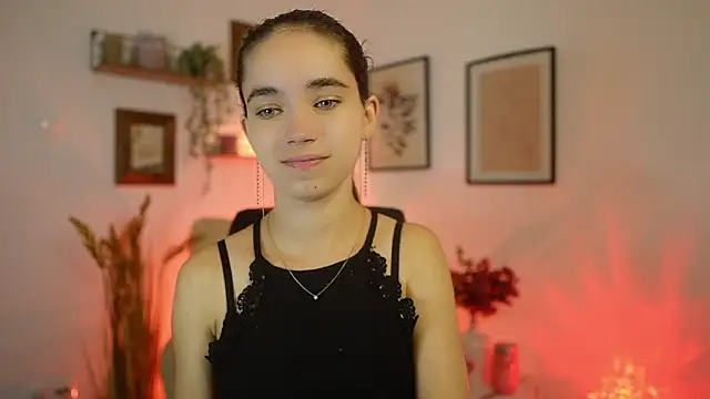 Snapshot of Gia_Paige18 chatting on September 18, 2025, 1:03 pm Gia Paige18 online show from September 18, 2025, 1:03 pm