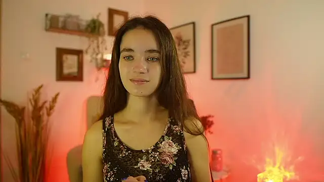 Snapshot of Gia_Paige18 chatting on September 10, 2025, 8:13 am Gia Paige18 online show from September 10, 2025, 8:13 am