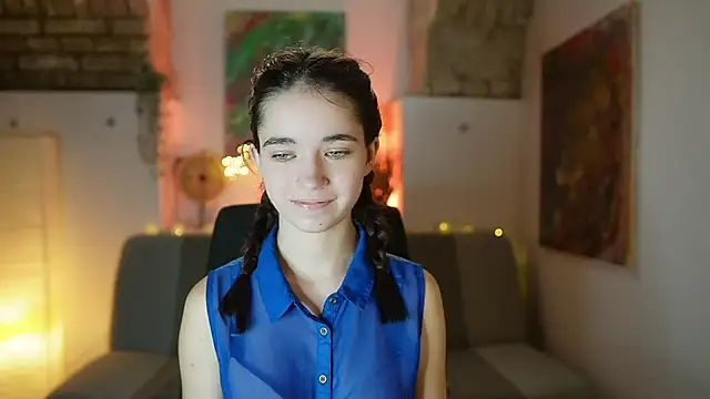 Snapshot of Gia_Paige18 chatting on March 5, 2025, 11:17 am Gia Paige18 online show from March 5, 2025, 11:17 am