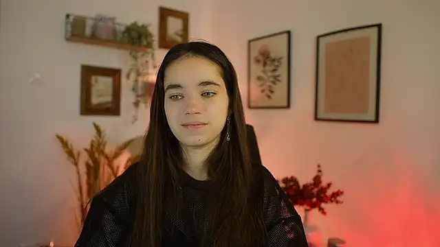 Snapshot of Gia_Paige18 chatting on October 3, 2025, 8:27 am Gia Paige18 online show from October 3, 2025, 8:27 am