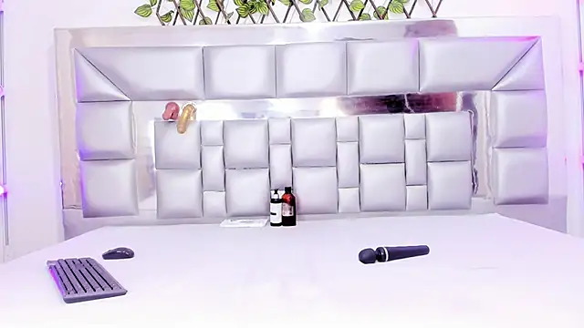 sweetebonny1 online show from March 4, 2026, 5:53 pm