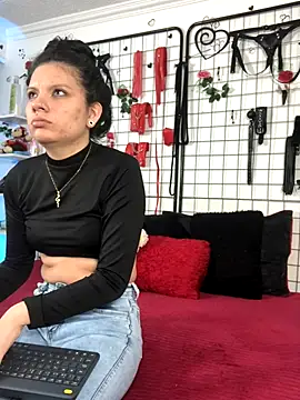 1lovelygirls online show from December 16, 2025, 12:09 pm