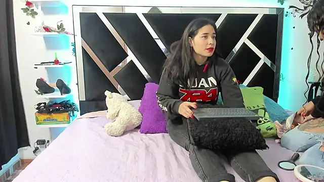 1lovelygirls online show from March 19, 2025, 12:12 pm